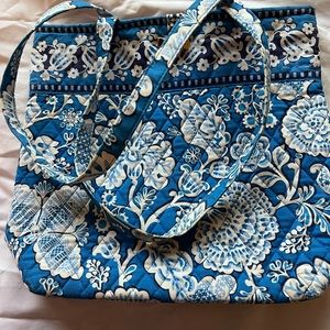 Vera Bradley Tote Bag in Blue Lagoon